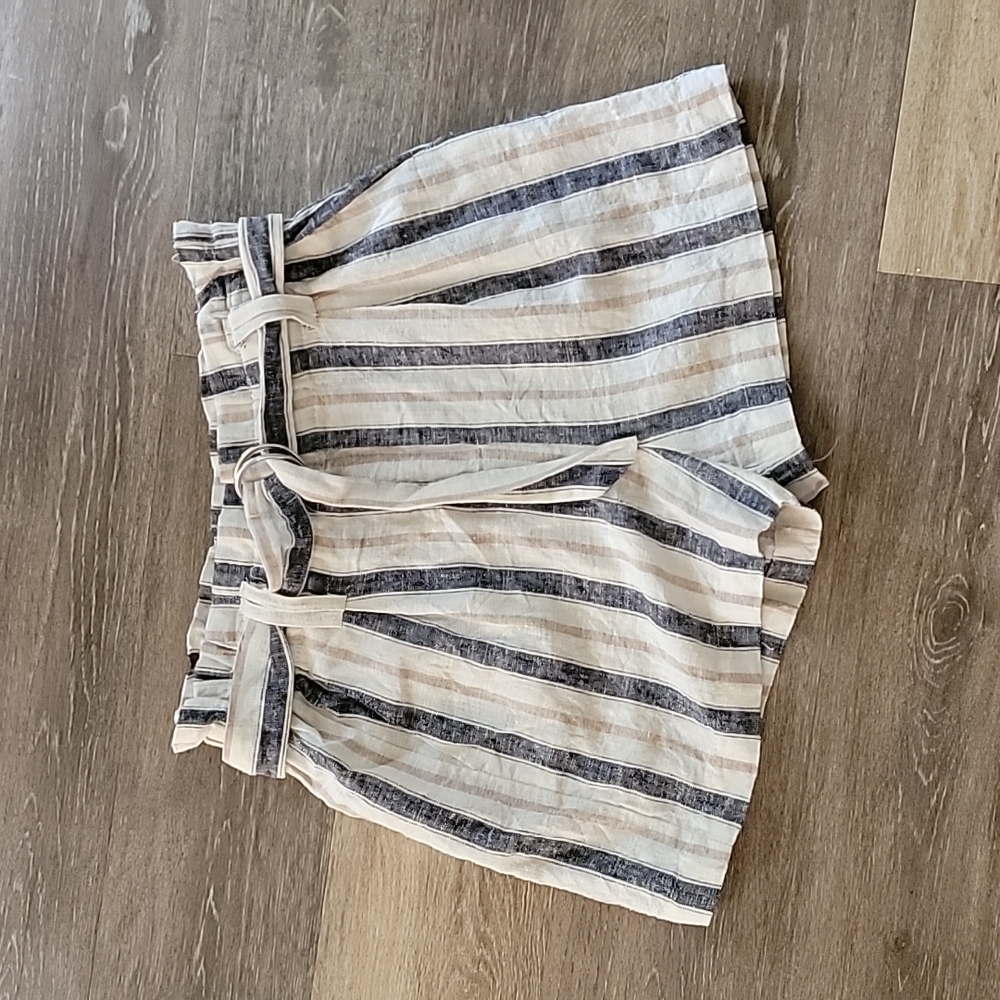 Paperbag High Elastic Waist Shorts with Attached Belt Size Small